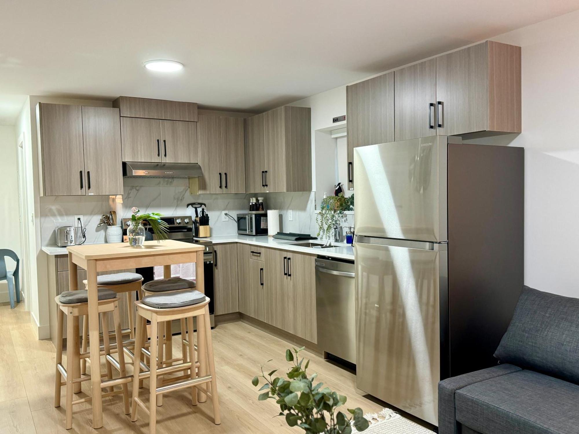 The Sunset Haven- Cozy 2Br Basement Suite Near White Rock Surrey Exterior photo