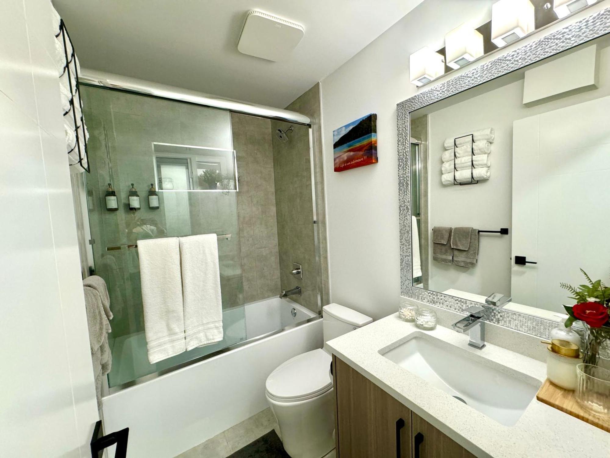The Sunset Haven- Cozy 2Br Basement Suite Near White Rock Surrey Exterior photo